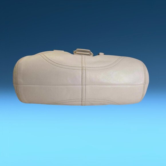 Vintage COACH Soho Satchel in white - Picture 11 of 14